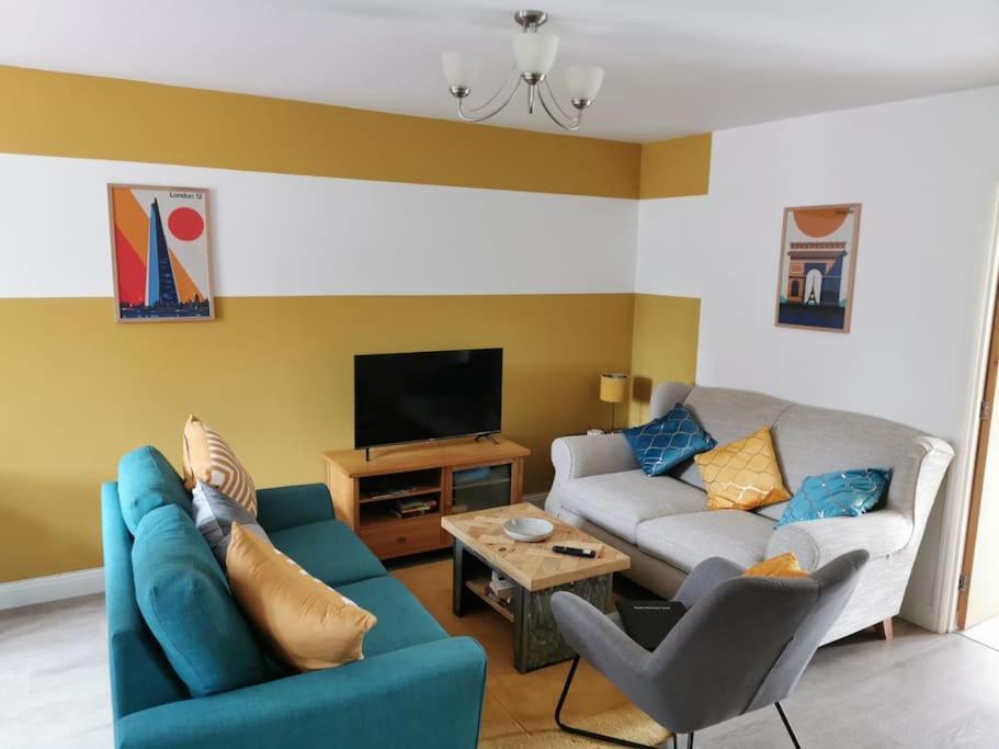 Modern Roomy 3 Bedroom Home เพอร์ชอร์ ภายนอก รูปภาพ